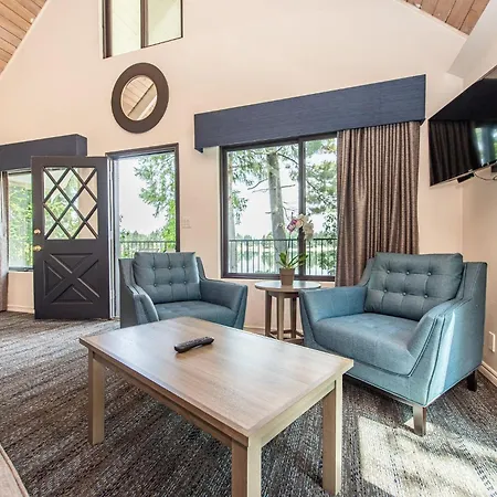 Oyster Bay Inn & Suites-3